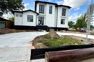 5009 Holt St, Bellaire, TX 77401 - Photo 3