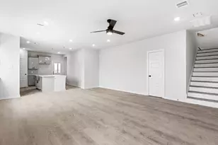 423 Dorion Lagoon Dr, Crosby, TX 77532 - Photo 5