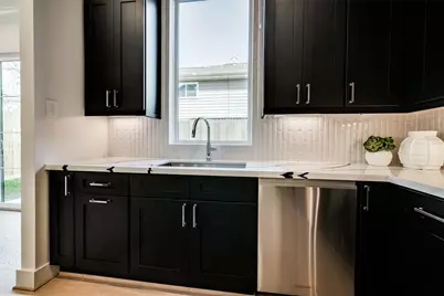 2011 Hopkins Street, Houston, TX 77006 - Photo 19