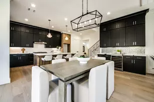 2011 Hopkins St, Houston, TX 77006 - Photo 11