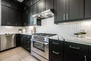 2011 Hopkins St, Houston, TX 77006 - Photo 19