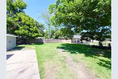 5948 Monroe Street, Groves, TX 77619 - Photo 15