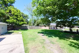 5948 Monroe St, Groves, TX 77619 - Photo 15