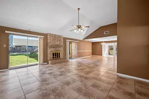 11415 Chariot Dr, Stafford, TX 77477 - Photo 5