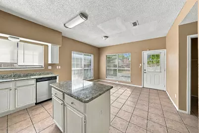 828 Twin Creek Drive, DeSoto, TX 75115 - Photo 11