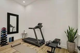 6814 Hartland Ave, Houston, TX 77055 - Photo 9