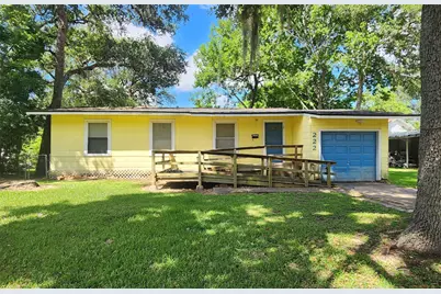 222 Winding Way Street, Lake Jackson, TX 77566 - Photo 1
