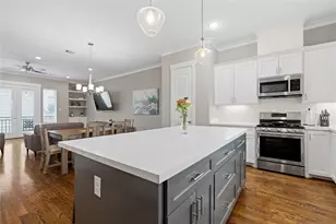 2604 Bevis St, Houston, TX 77008 - Photo 11