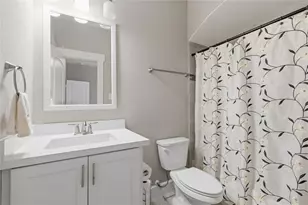 2604 Bevis St, Houston, TX 77008 - Photo 7