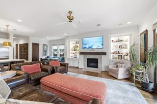 729 E 7th 1/2 St, Houston, TX 77007 - Photo 9