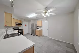 8016 Golf Green Cir, Houston, TX 77036 - Photo 7