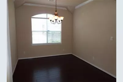 10 Tillamook Court, The Woodlands, TX 77389 - Photo 3