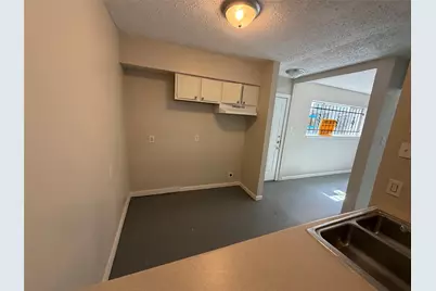 3300 Yorktown Street #11, Houston, TX 77056 - Photo 7