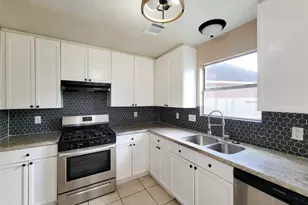 4626 Jaymar Dr, Sugar Land, TX 77479 - Photo 17