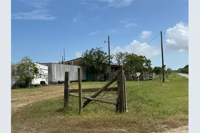702 N Orchid N, Texas City, TX 77591 - Photo 5