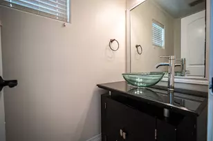 3119 Fairdale Oaks E, Houston, TX 77057 - Photo 11