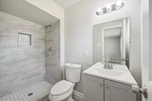 5922 Fontenelle Dr, Houston, TX 77035 - Photo 13