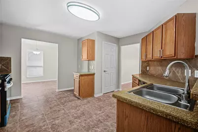 8022 Saffron Lane, Baytown, TX 77521 - Photo 9