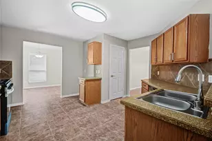 8022 Saffron Ln, Baytown, TX 77521 - Photo 9