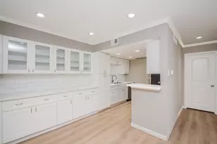 845 Augusta Dr, Houston, TX 77057 - Photo 11