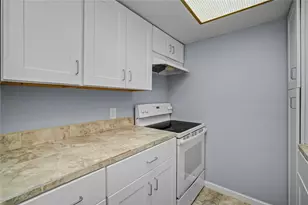 9009 Richmond Ave, Houston, TX 77063 - Photo 21