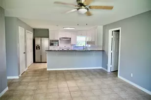 529 E Shore Dr, Clear Lake Shores, TX 77565 - Photo 11