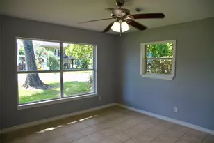 529 E Shore Dr, Clear Lake Shores, TX 77565 - Photo 15