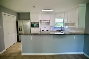 529 E Shore Dr, Clear Lake Shores, TX 77565 - Photo 11