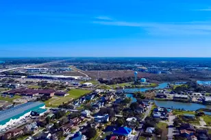 529 E Shore Dr, Clear Lake Shores, TX 77565 - Photo 23