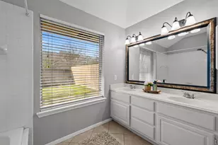 14714 Flowerwood Dr, Houston, TX 77062 - Photo 17