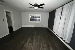 406 Hidden Creek Cir, Sealy, TX 77474 - Photo 15