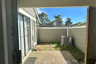 12204 Coppertree Ln, Houston, TX 77035 - Photo 11
