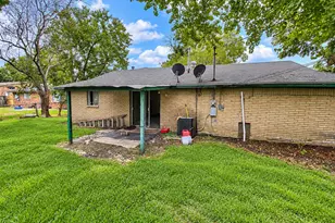 5400 Hemlock Dr, Baytown, TX 77521 - Photo 5