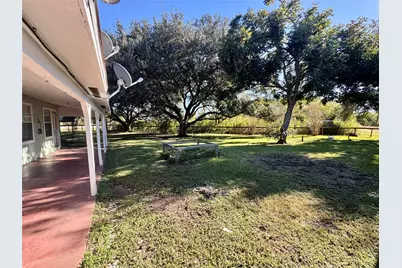 35 Private Road 815, Markham, TX 77414 - Photo 29