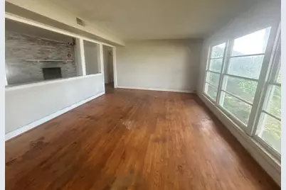 702 E Mesquite Lane, Victoria, TX 77901 - Photo 5