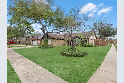 7735 Leafbrook Lane, Spring, TX 77379 - Photo 3