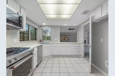 7735 Leafbrook Lane, Spring, TX 77379 - Photo 9