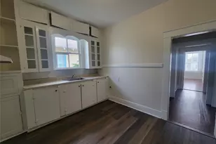 2221 35th St, Galveston, TX 77550 - Photo 11