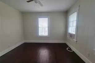 2221 35th St, Galveston, TX 77550 - Photo 9