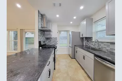 10010 Sagecanyon Drive, Houston, TX 77089 - Photo 13
