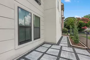 3610 Chenevert St, Houston, TX 77004 - Photo 31