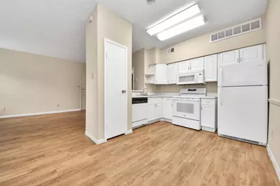 2021 Spenwick Drive #117, Houston, TX 77055 - Photo 7