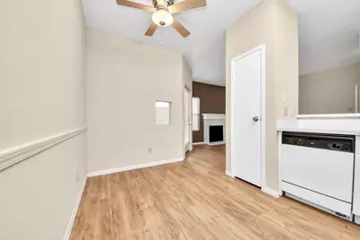 2021 Spenwick Drive #117, Houston, TX 77055 - Photo 9