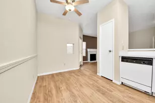 2021 Spenwick Dr, Houston, TX 77055 - Photo 9