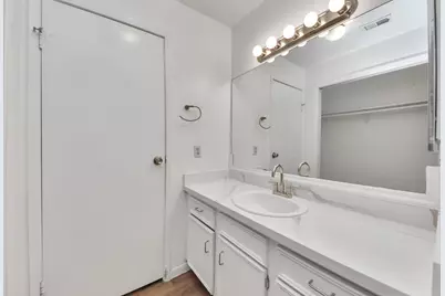 2021 Spenwick Drive #117, Houston, TX 77055 - Photo 15