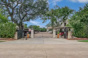 2021 Spenwick Dr, Houston, TX 77055 - Photo 25