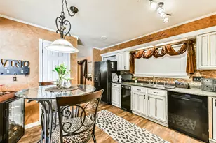 2422 Pilgrims Bend Dr, Friendswood, TX 77546 - Photo 11