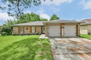 2422 Pilgrims Bend Dr, Friendswood, TX 77546 - Photo 1
