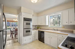 5207 Woodville Ln, Spring, TX 77379 - Photo 9