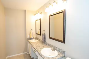 17 Regency Ln, Houston, TX 77088 - Photo 21